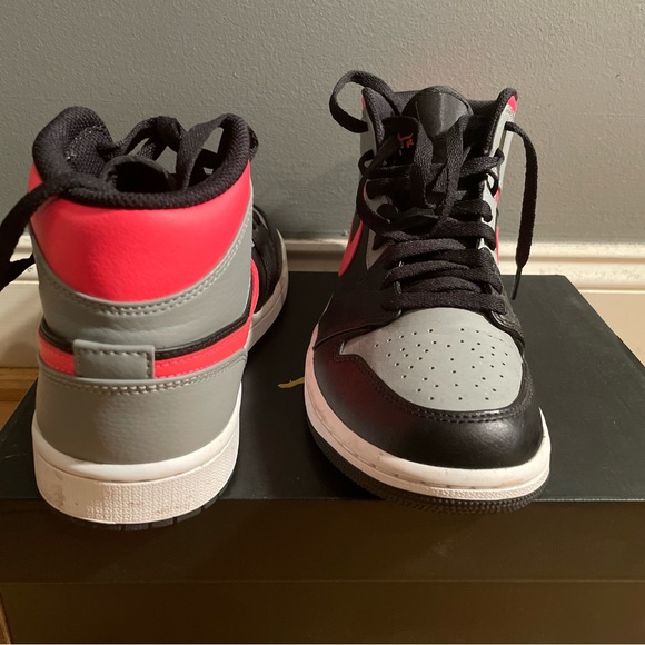 Only worn once!! - Picture 4 of 7